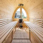 Vakantiehuis Bright And Spacious Family Retreat-by Traum Tarm