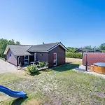 Bright And Spacious Family Retreat-by Traum Vakantiehuis