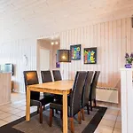 Bright And Spacious Family Retreat-by Traum