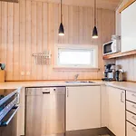 Bright And Spacious Family Retreat-by Traum