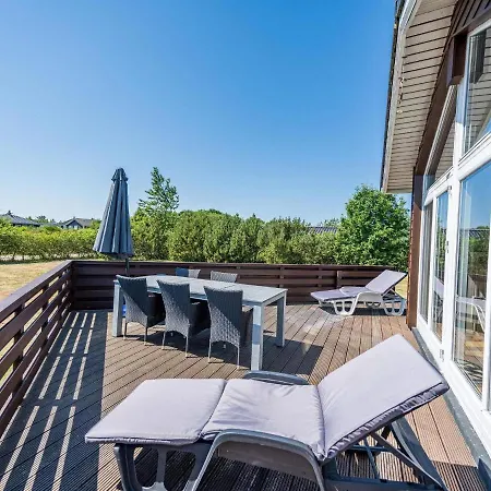 Bright And Spacious Family Retreat-by Traum Tarm